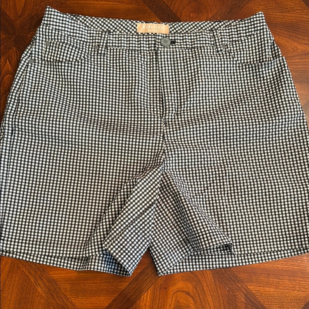 Kate Hill Black and White Flat Front Shorts